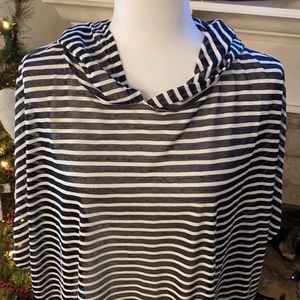 Short Sleeve Hooded Cover Up Tunic Top With Pockets